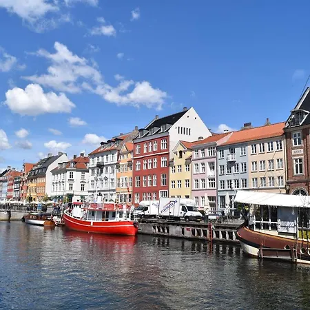 Sanders Stage - Chic Three-bedroom Near Nyhavn *