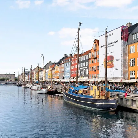 Sanders Stage - Chic Three-bedroom Near Nyhavn * Copenhagen